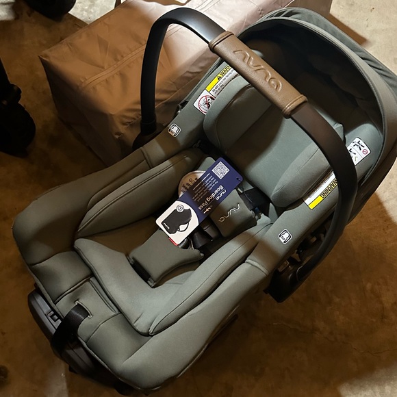 🎉SOLD🎉 Nuna Pipa Lite RX - Picture 2 of 2